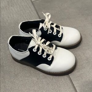 Vintage stride rite shoes
